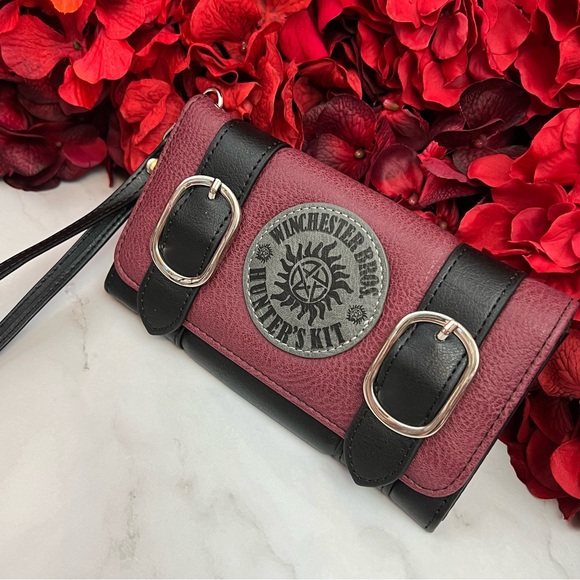 Supernatural Black and Maroon Pentagram Clutch Wallet Wristlet - Picture 3 of 15